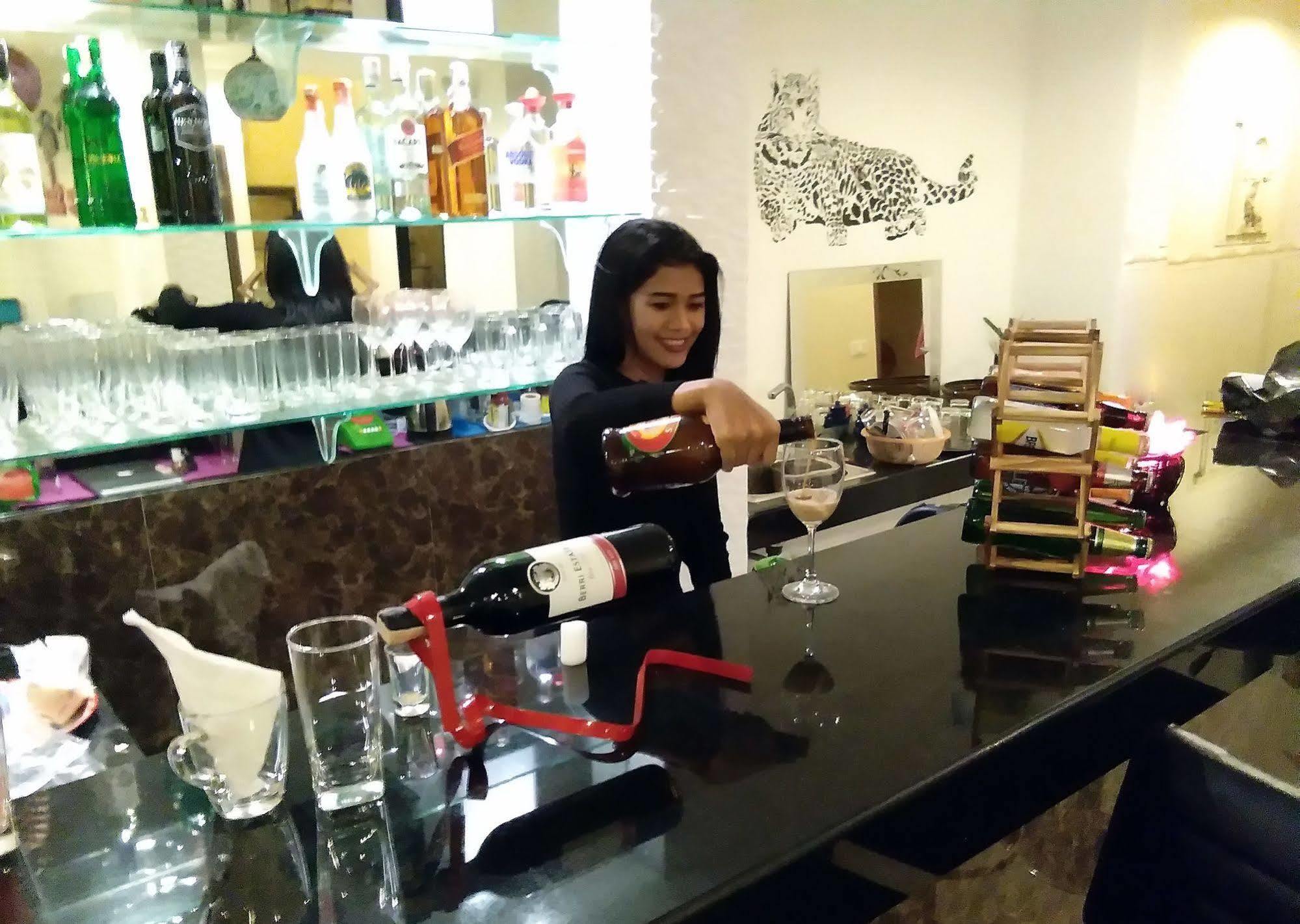 The Shades Bed And Breakfast Boutique Hotel Patong Eksteriør bilde